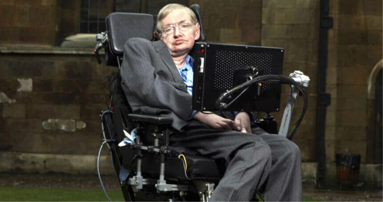 Ünlü Fizik Profesörü Stephen Hawking Hayatını Kaybetti