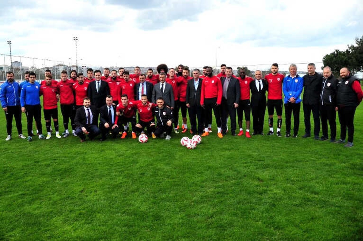 Vali Kaymak\'tan Samsunsporlu Futbolculara Moral