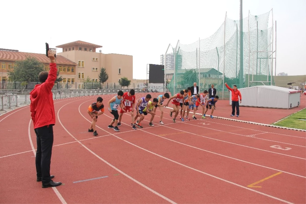 Atletizmde Gençler Türkiye Şampiyonası İçin Ter Döktü