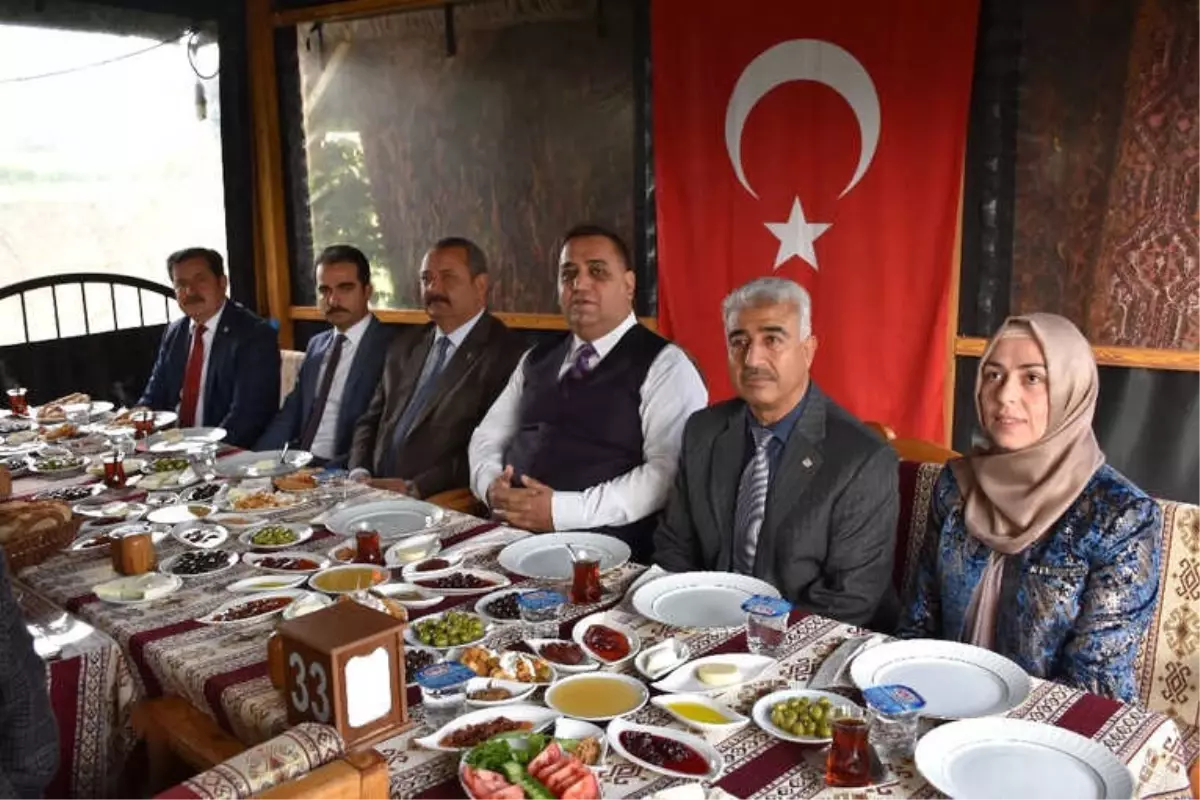 Can: "Tarsus\'taki 335 Bin İnsanın Belediye Başkanı Olarak Çalışıyoruz"
