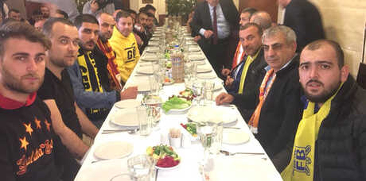 Derbi Öncesi İki Takım Taraftarları Buluştu