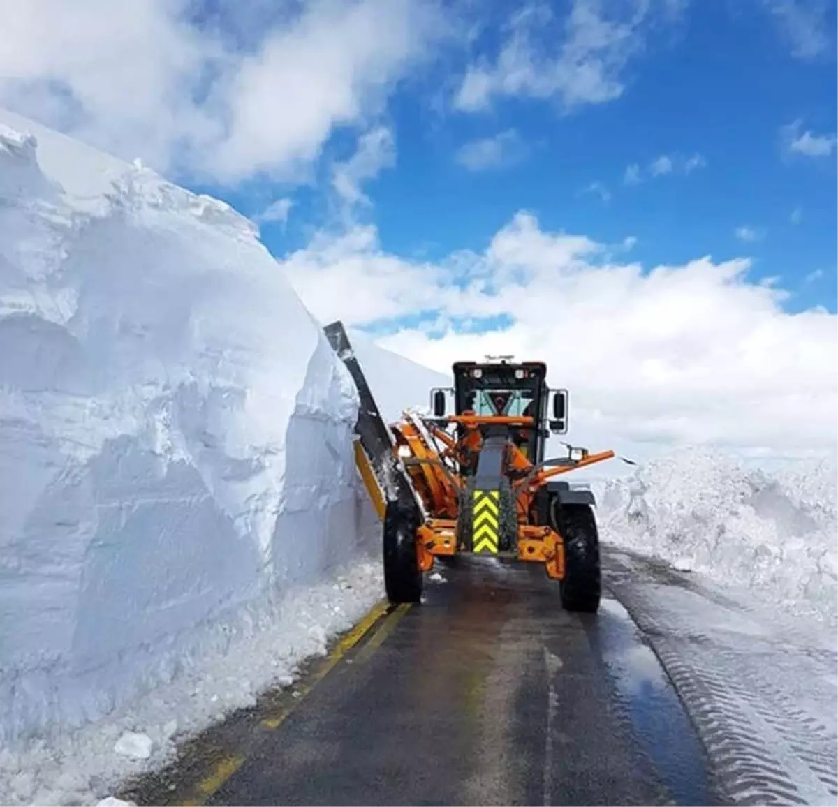 Erzurum Kırsalında Kar Nedeniyle Kapanan Yollar Açılıyor