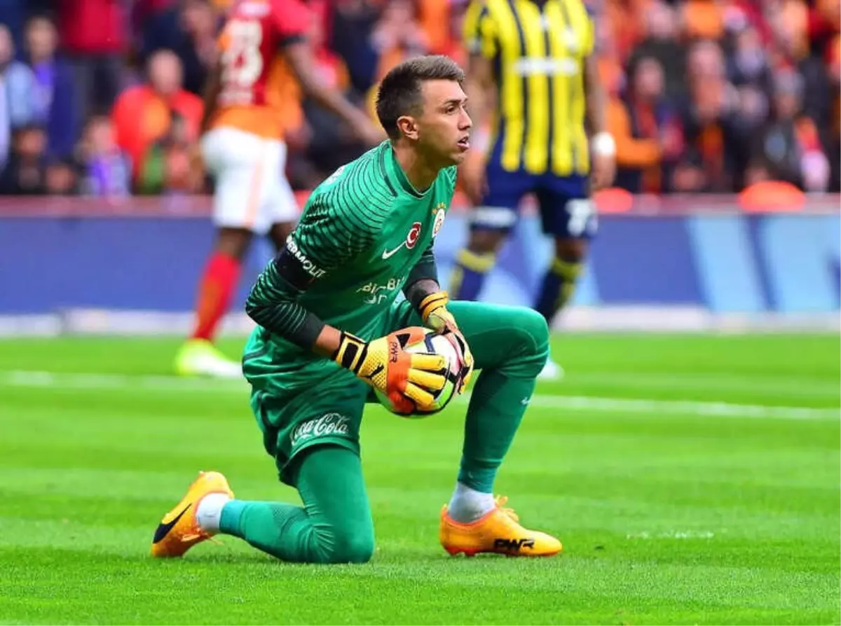 Galatasaray\'da Fenerbahçe Maçlarının En Deneyimlisi Muslera