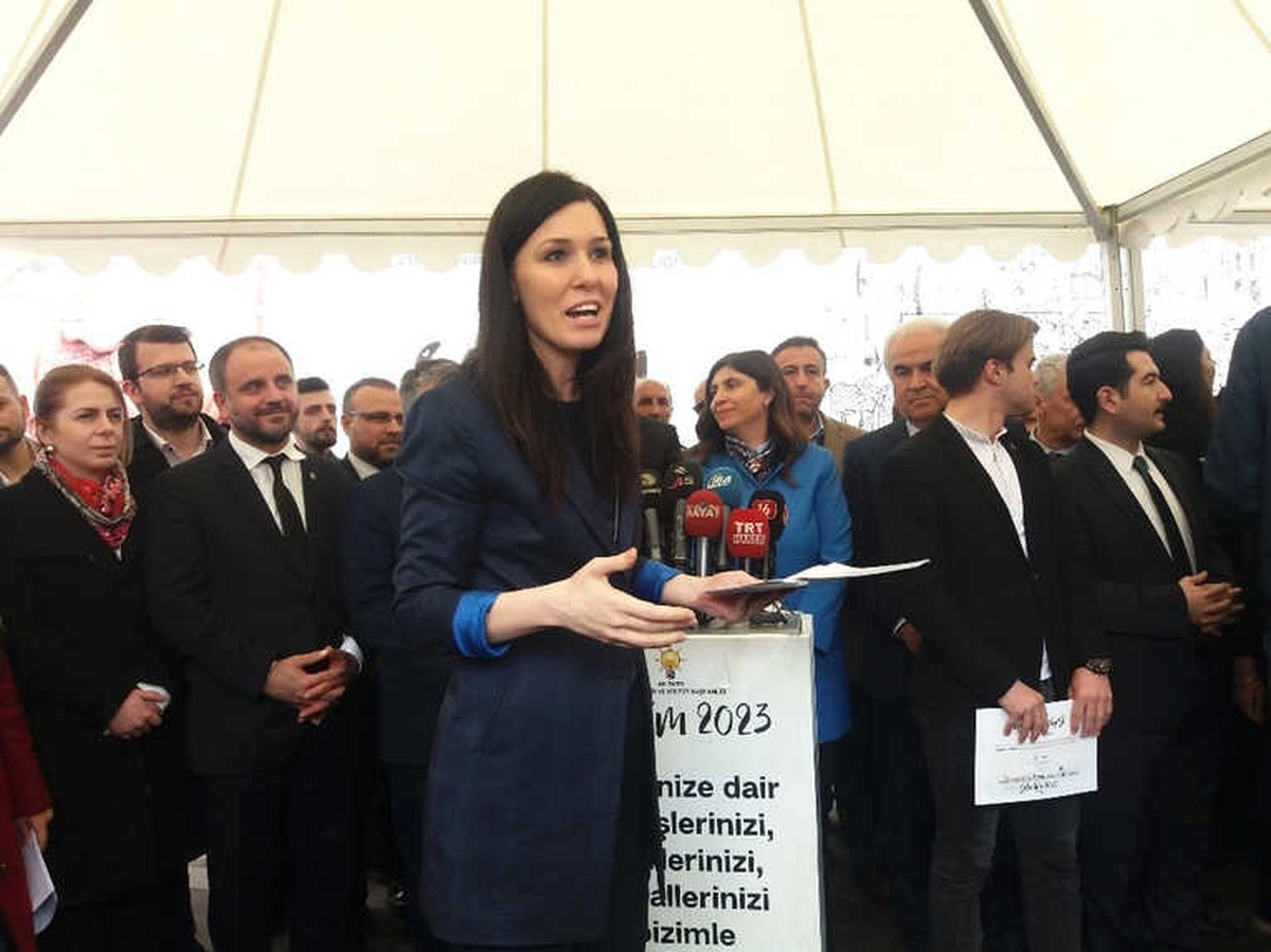 Karaarslan, "Şehrim 2023" Otobüsünde Vatandaşlarla Buluştu