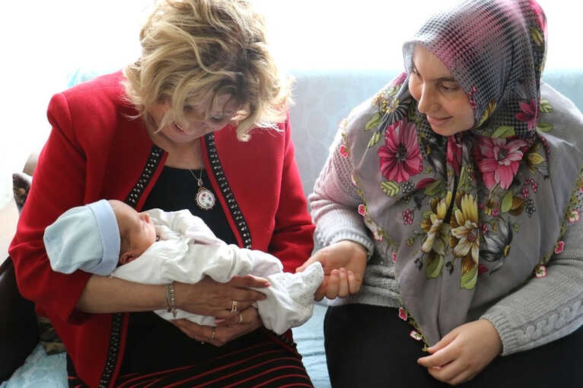 Manisa Büyükşehir\'den \'Hoş Geldin Bebek\' Ziyareti