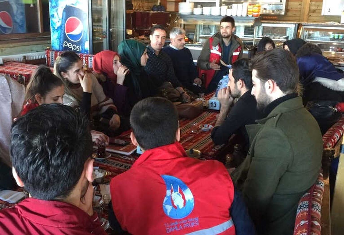 Müdür Kardaş, Gönüllüleriyle Bir Araya Geldi