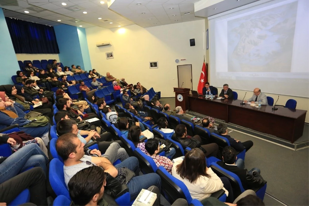 Paü\'de \'18 Mart Çanakkale Zaferi ve Atatürk Paneli\' Yapıldı