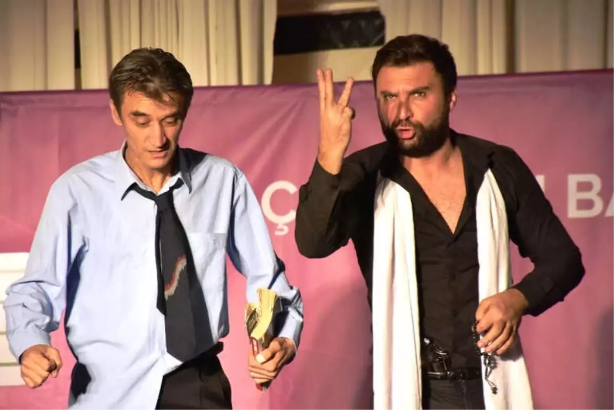 Popüler Kültürün Yan Etkileri Tiyatroyla Anlatıldı