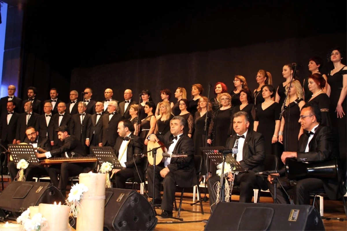 Tabip Odası Korosu Konser Verdi