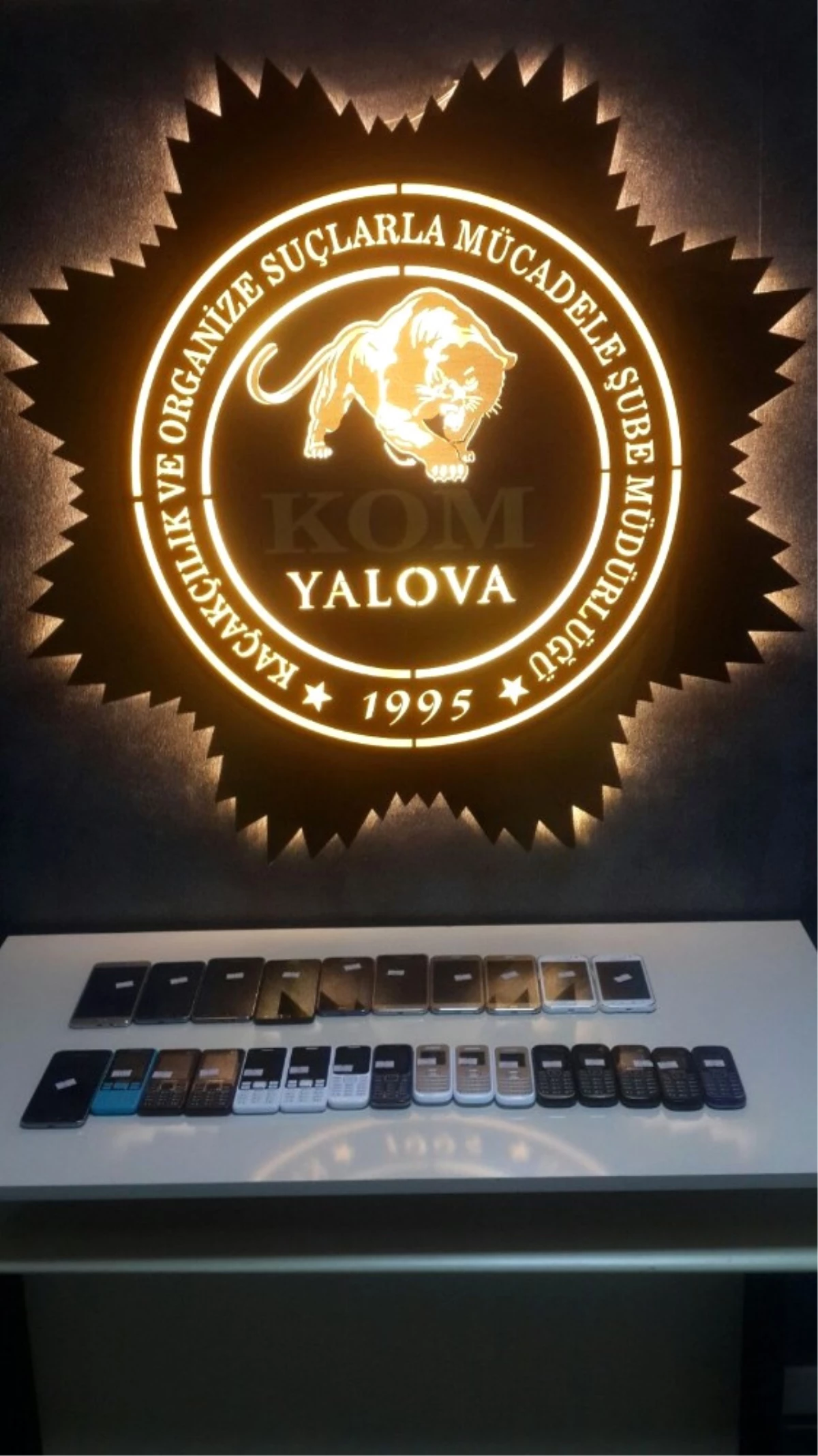 Yalova Polisinden Kaçak Telefon Operasyonu