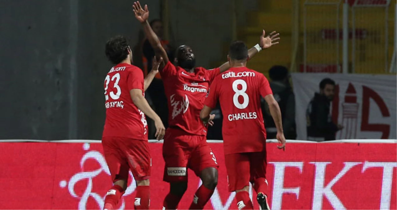 Antalyaspor Zorlu Deplasmanda Kasımpaşa\'yı 3-2 Mağlup Etti