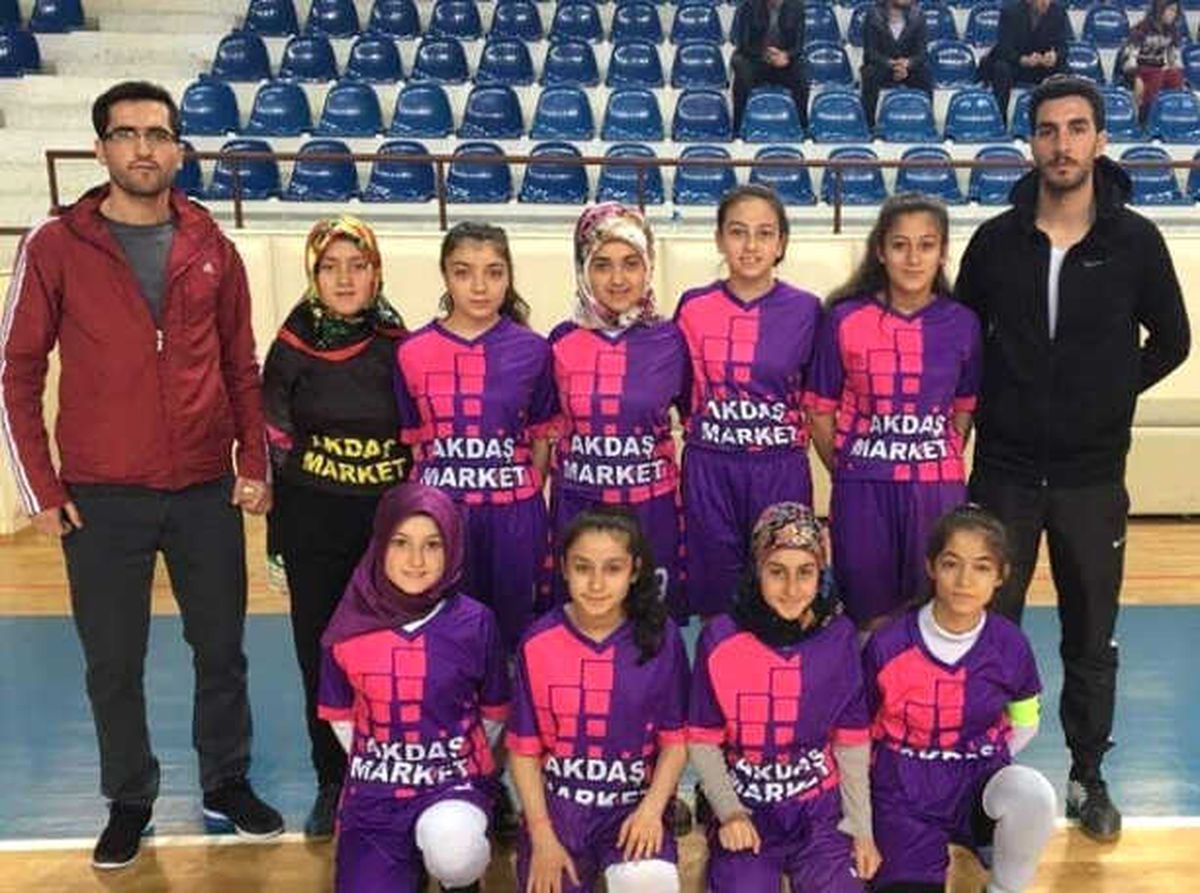 Aslanapa Yıldız Kızlar Futsal Takımı\'nın Başarısı