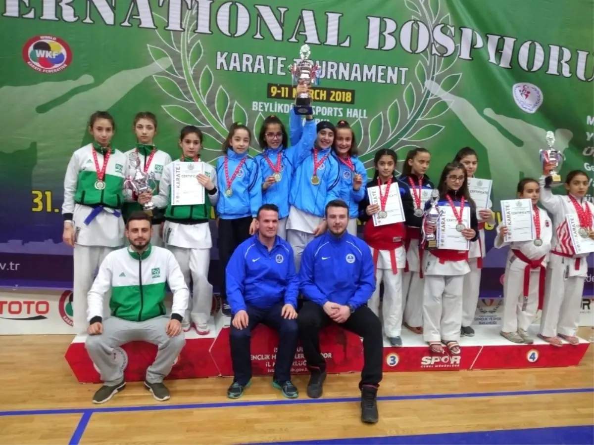 Boğaziçi Karate Turnuvasında Madalya Yağmuru