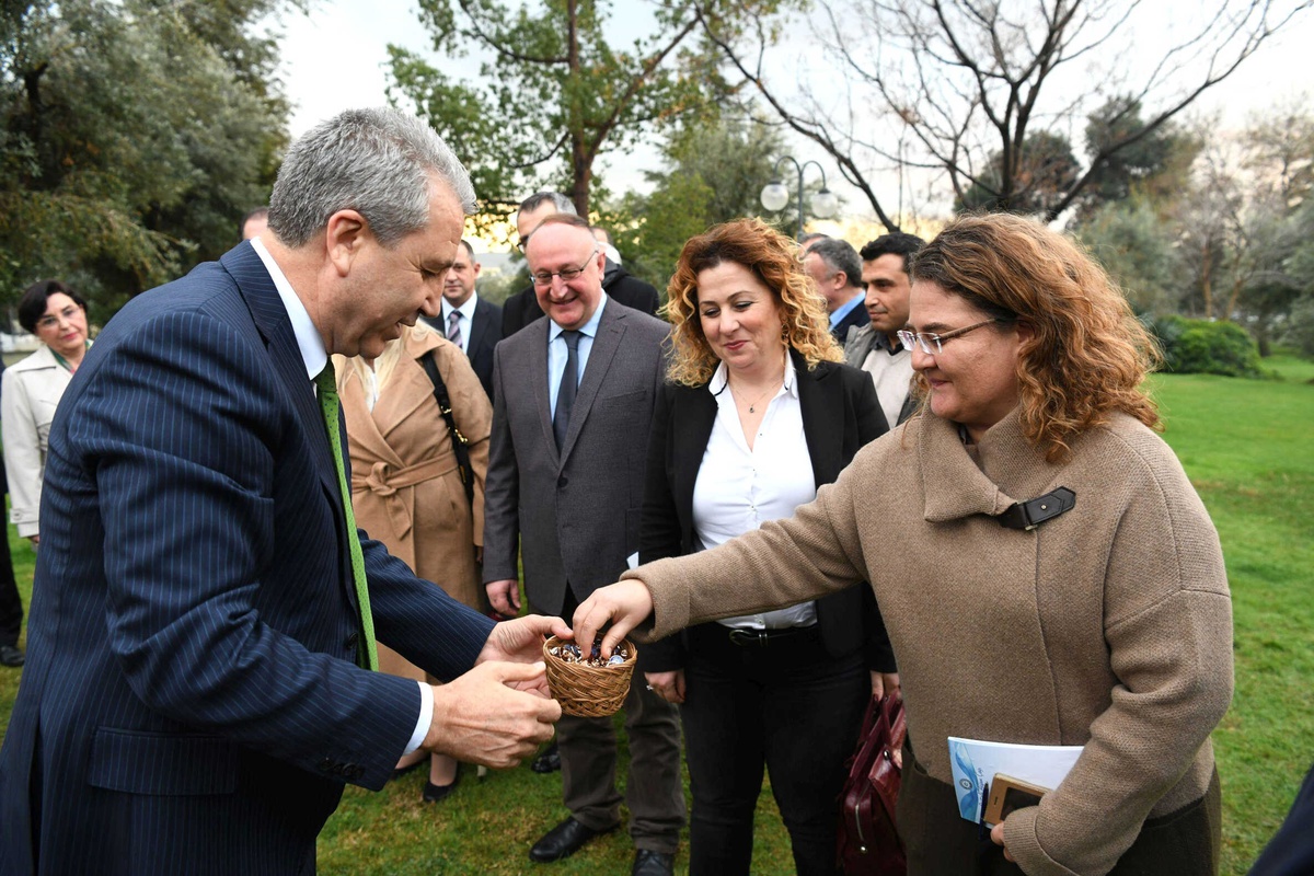 Ege Üniversitesi\'nde Gönül Bağının Halkaları Artık Daha Sağlam