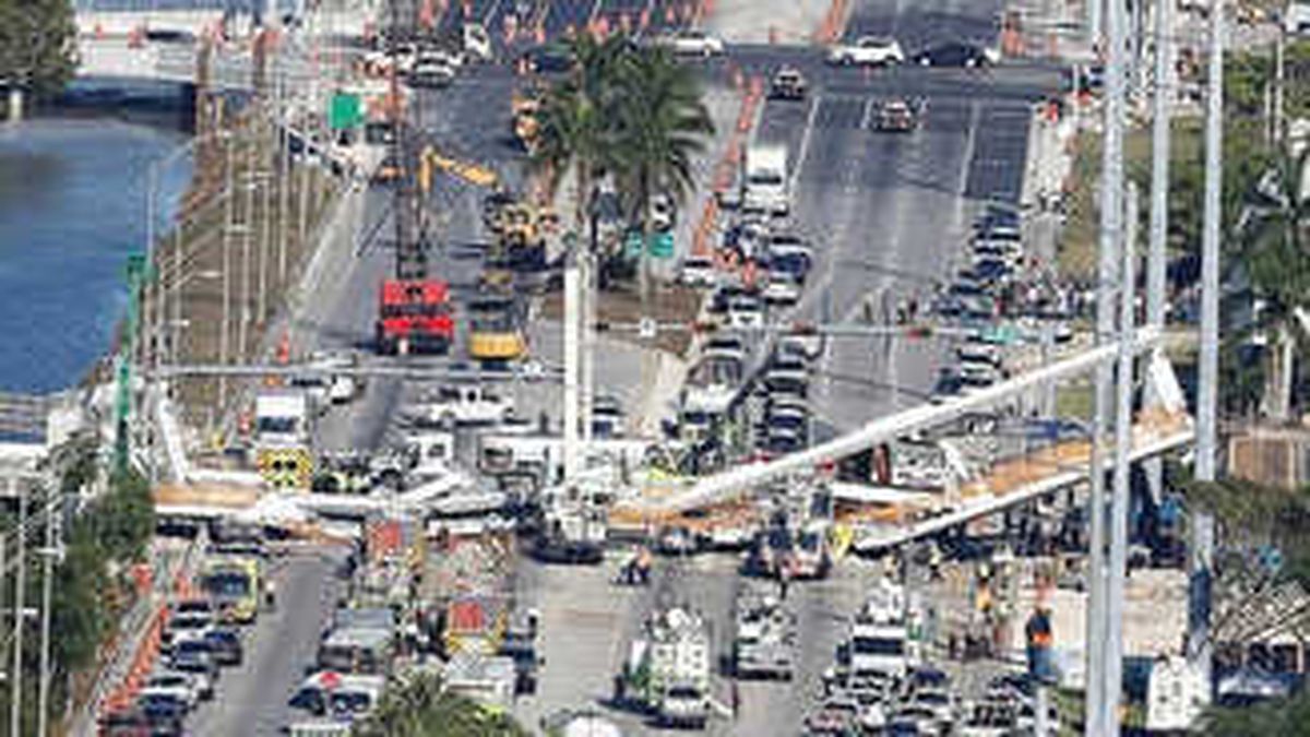 Florida\'da Üst Geçit Çöktü, 4 Ölü