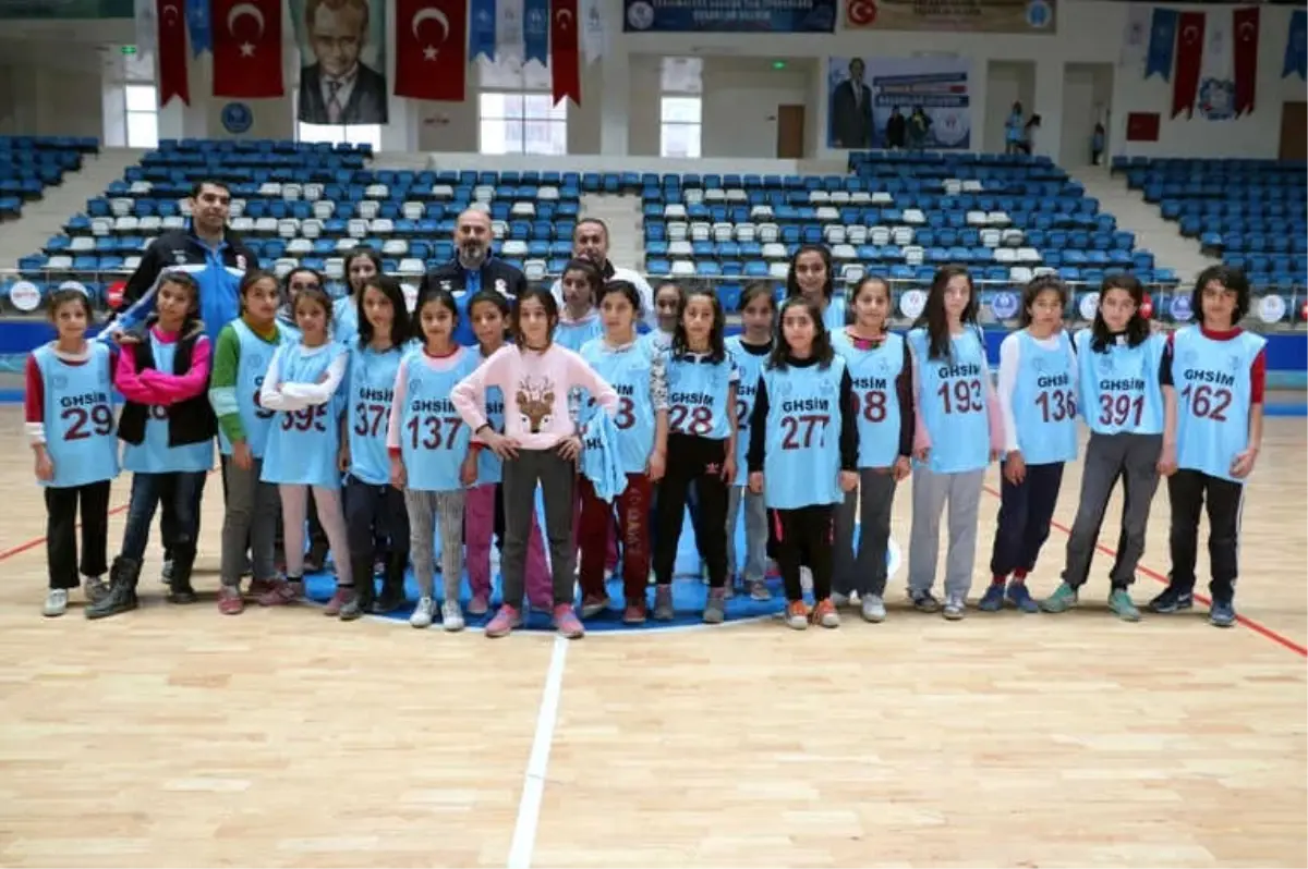 Hakkari\'de Basketbol Branşına Yoğun İlgi