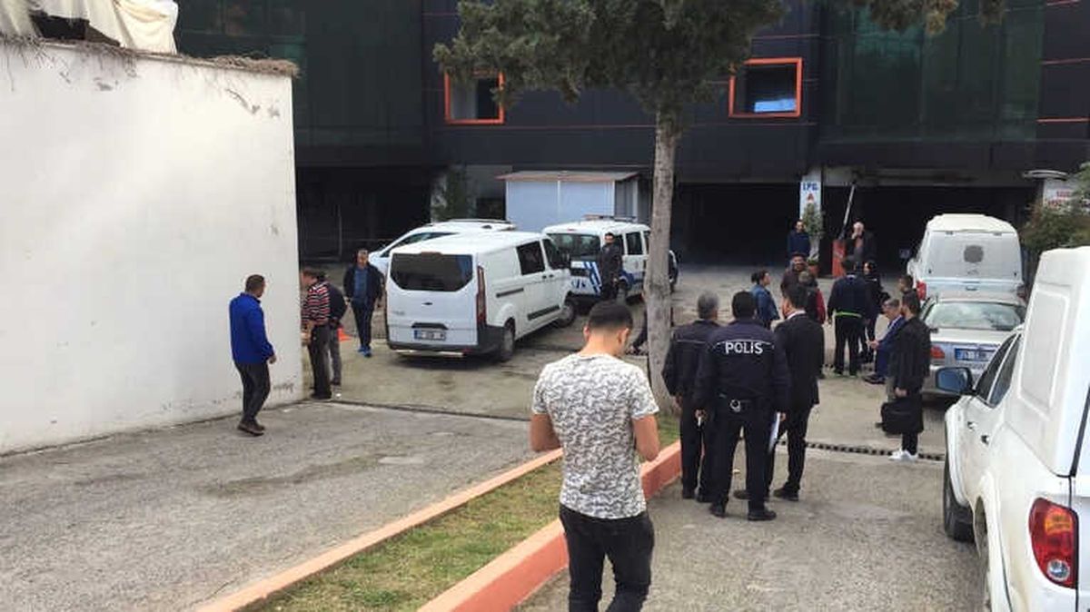 İş Merkezinin Otoparkında Yangın