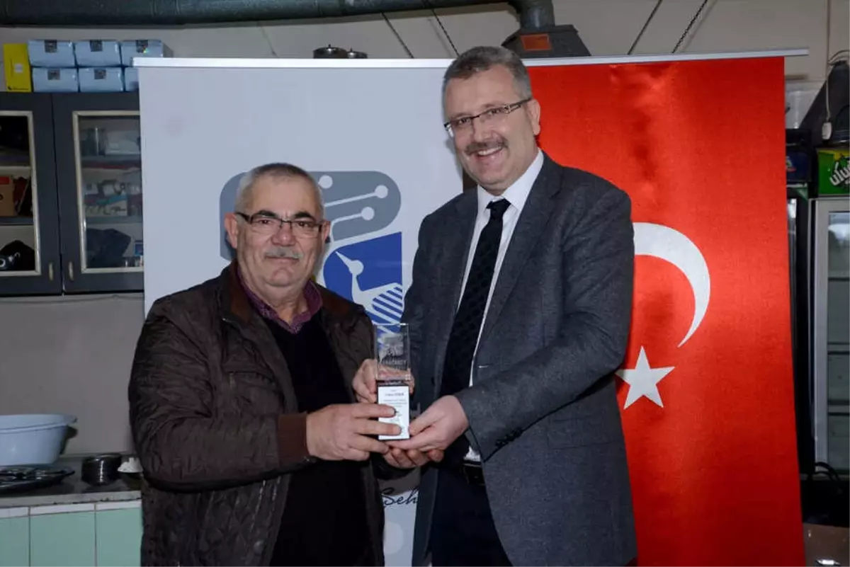 Karacabey Esnafına Plaket