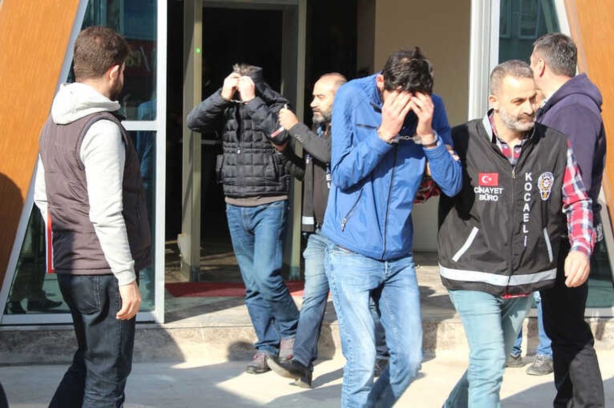 Kargocu Kılığında Yaşlı Kadını Darp Eden Şahıslara Tutuklama