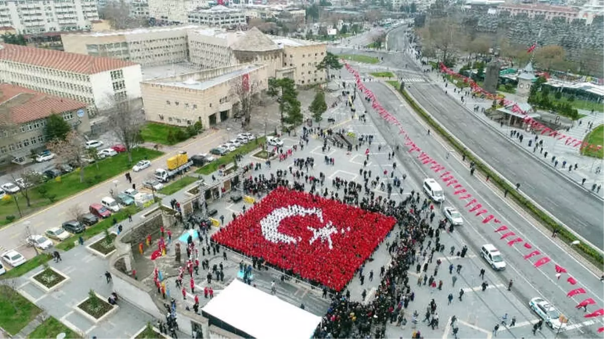 Kayseri\'den Mehmetçiğe Bin Bayraklı Selam