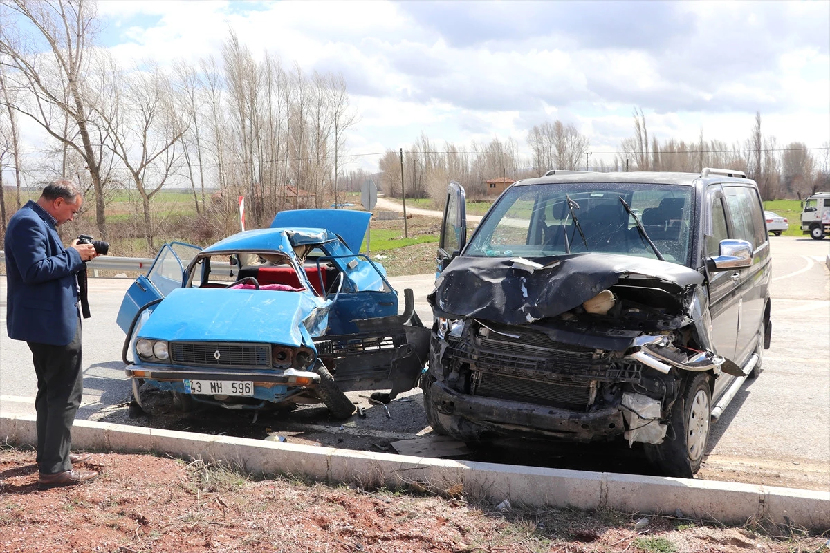 Kütahya\'daki Trafik Kazası