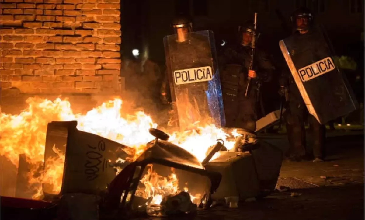 Madrid\'de Göçmen Satıcının Ölümü Şiddetli Protestolara Yol Açtı