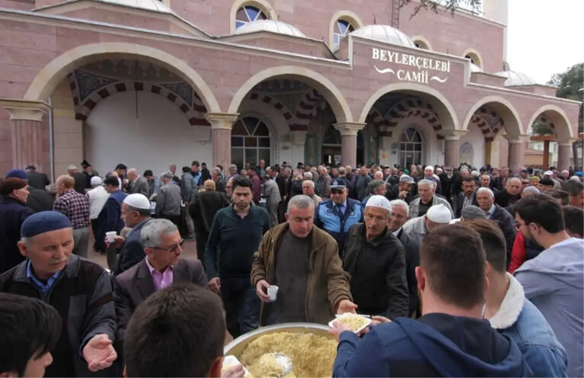 Osmancık\'ta Vatandaşa Çanakkale Asker Menüsü İkram Edildi