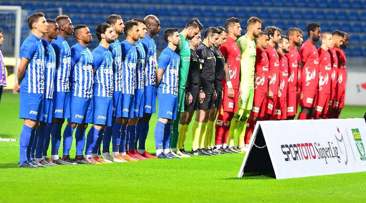 Spor Toto Süper Lig: Kasımpaşa: 0 - Antalyaspor: 0 (Maç Devam Ediyor)