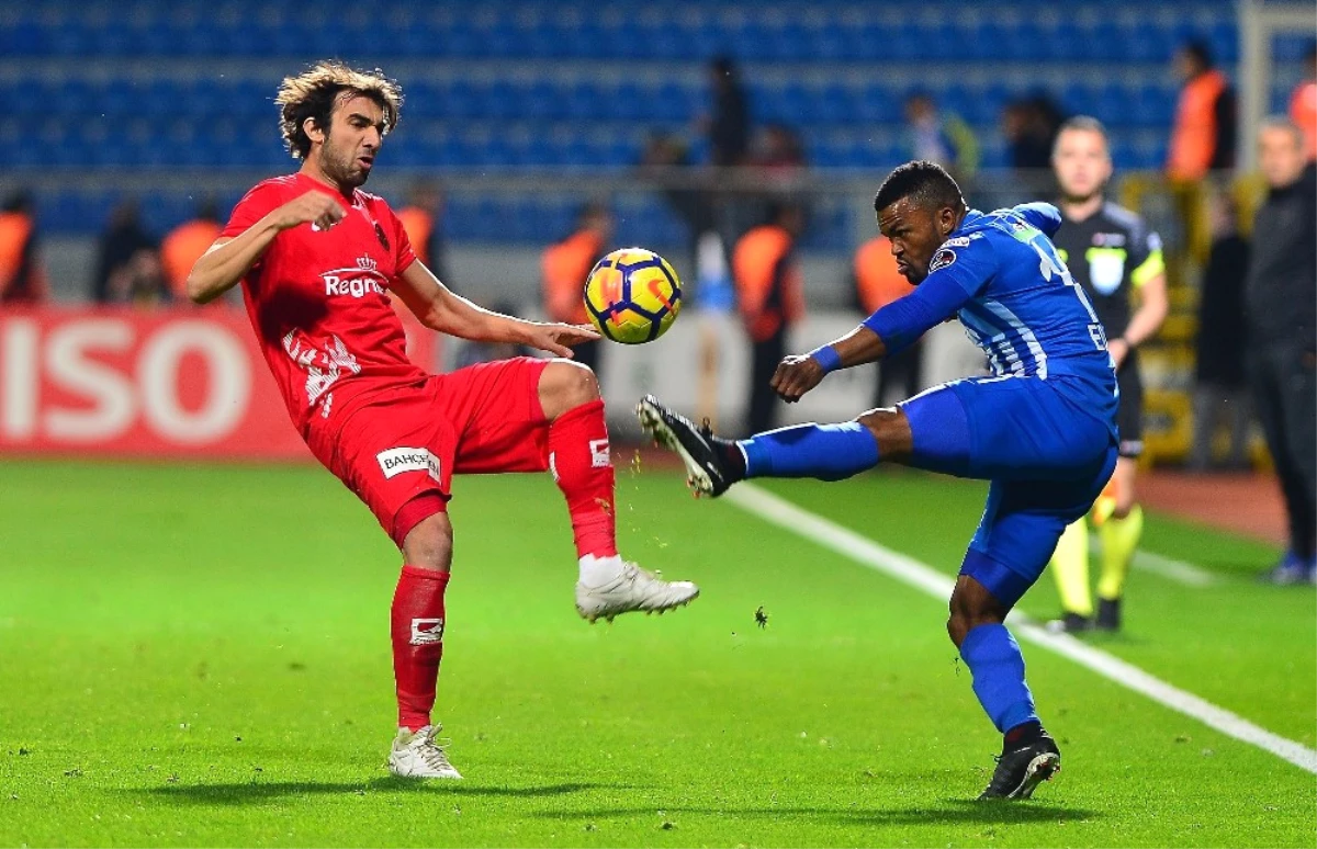 Spor Toto Süper Lig: Kasımpaşa: 0 - Antalyaspor: 1 (İlk Yarı)