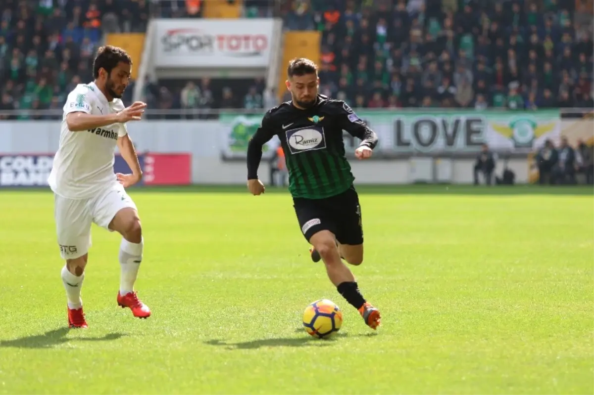 T.m. Akhisarspor\'da Milli Takım Sevinci