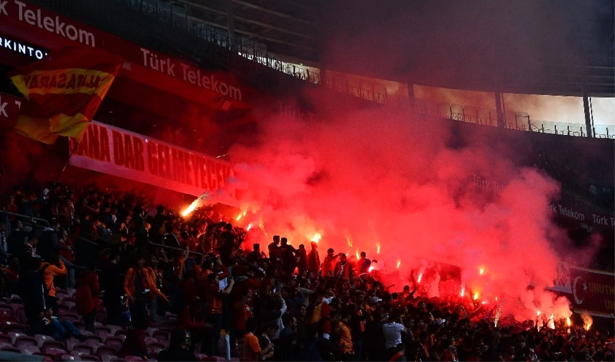 Türk Telekom Stadyumu\'ndaki Antrenmanı 27 Bin 681 Kişi İzledi
