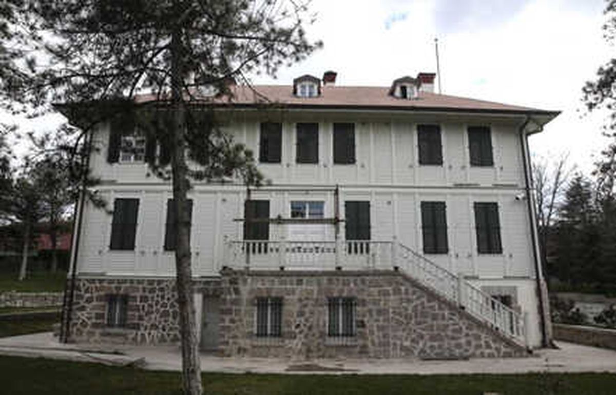Aoç\'deki Tarihi Alman Büyükelçiliği Binası Kiralanıyor