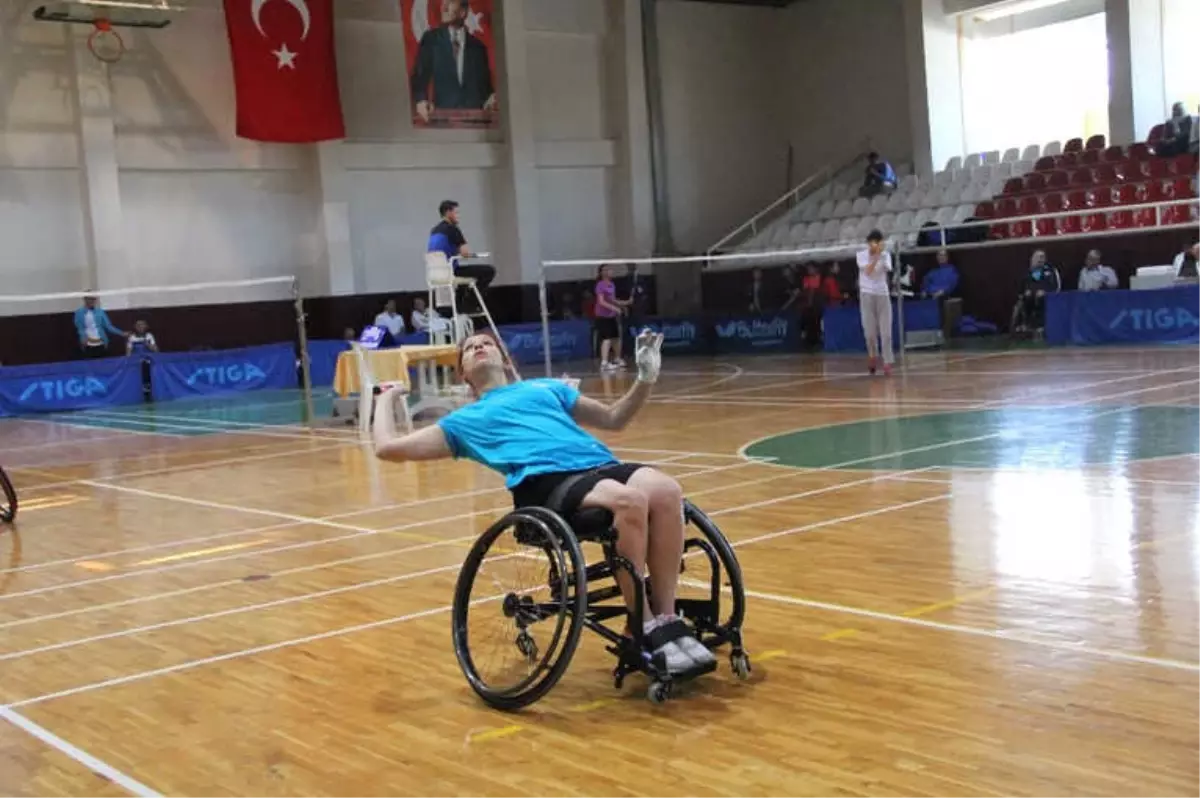 Badminton Türkiye Şampiyonası Mersin\'de Başladı