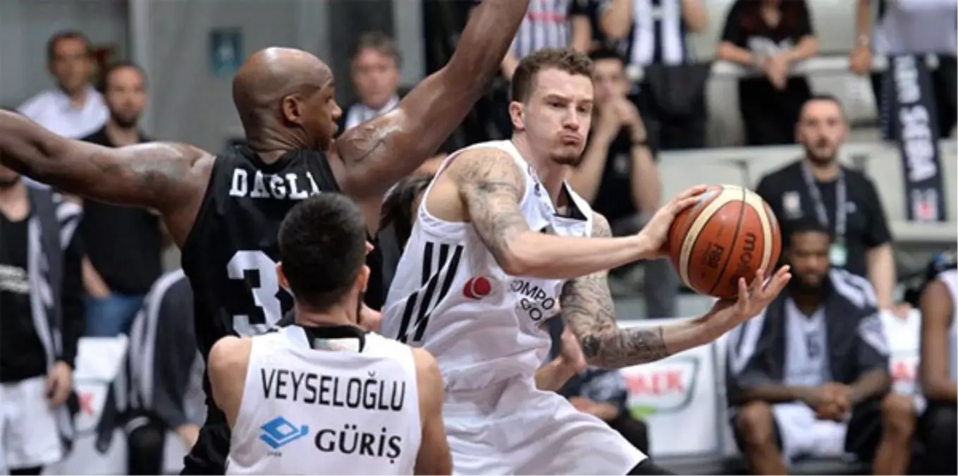 Beşiktaş Sompo Japan: 58 - Sakarya Büyükşehir Belediyespor: 71