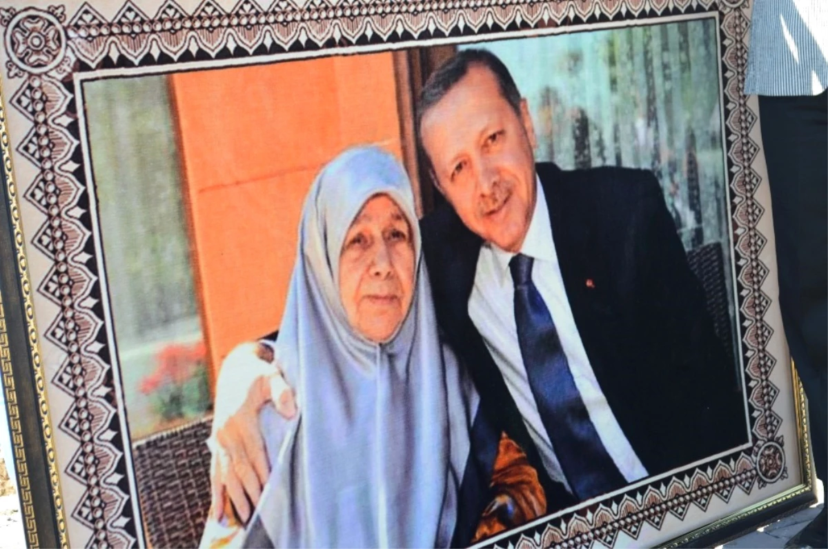 Cumhurbaşkanı Erdoğan Sevdasını Halıya Dokudu