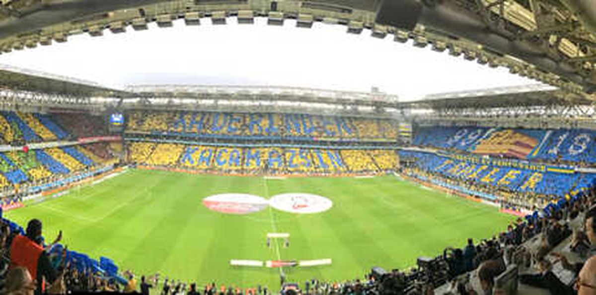 Fenerbahçe\'den Koreografi Şovu!