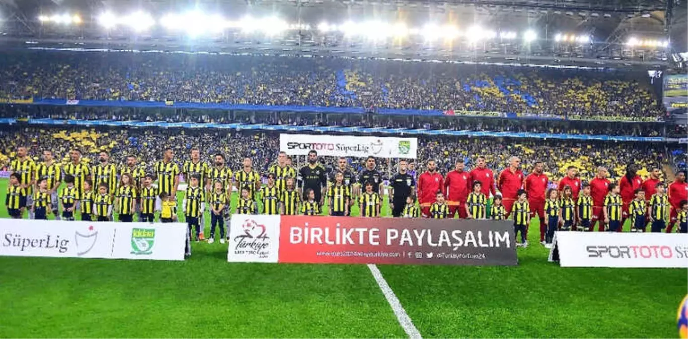 Fenerbahçe- Galatasaray Derbi Maçının 25. Dakikası 0-0 Eşitlikle Devam Ediyor