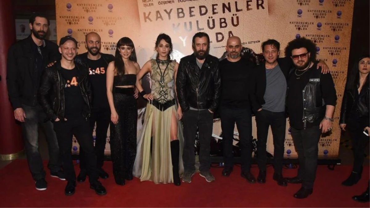 Galada Skandal! Kerem Fırtına, Tesadüfen Tanıştığı Kadınla Film Bitene Kadar Öpüştü