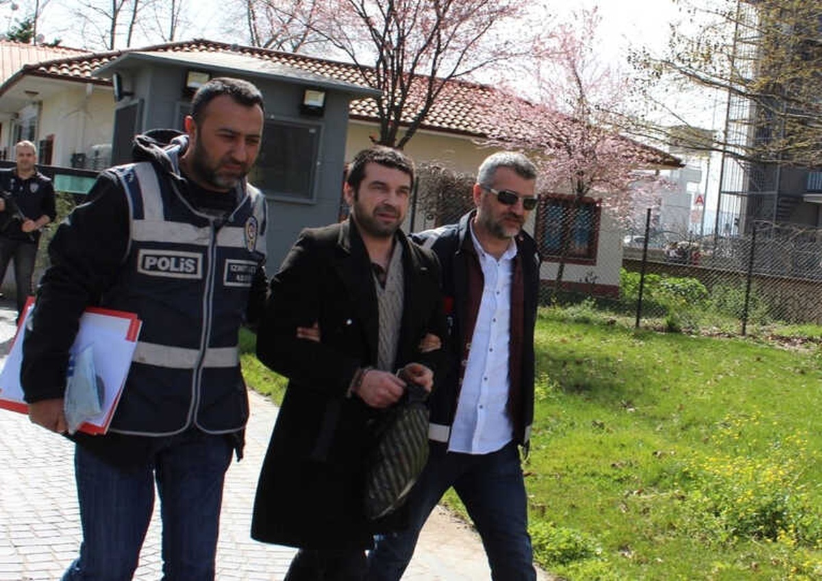 Kcoaeli\'de Petshoplardan Papağan Çalan Hırsız Yakayı Ele Verdi