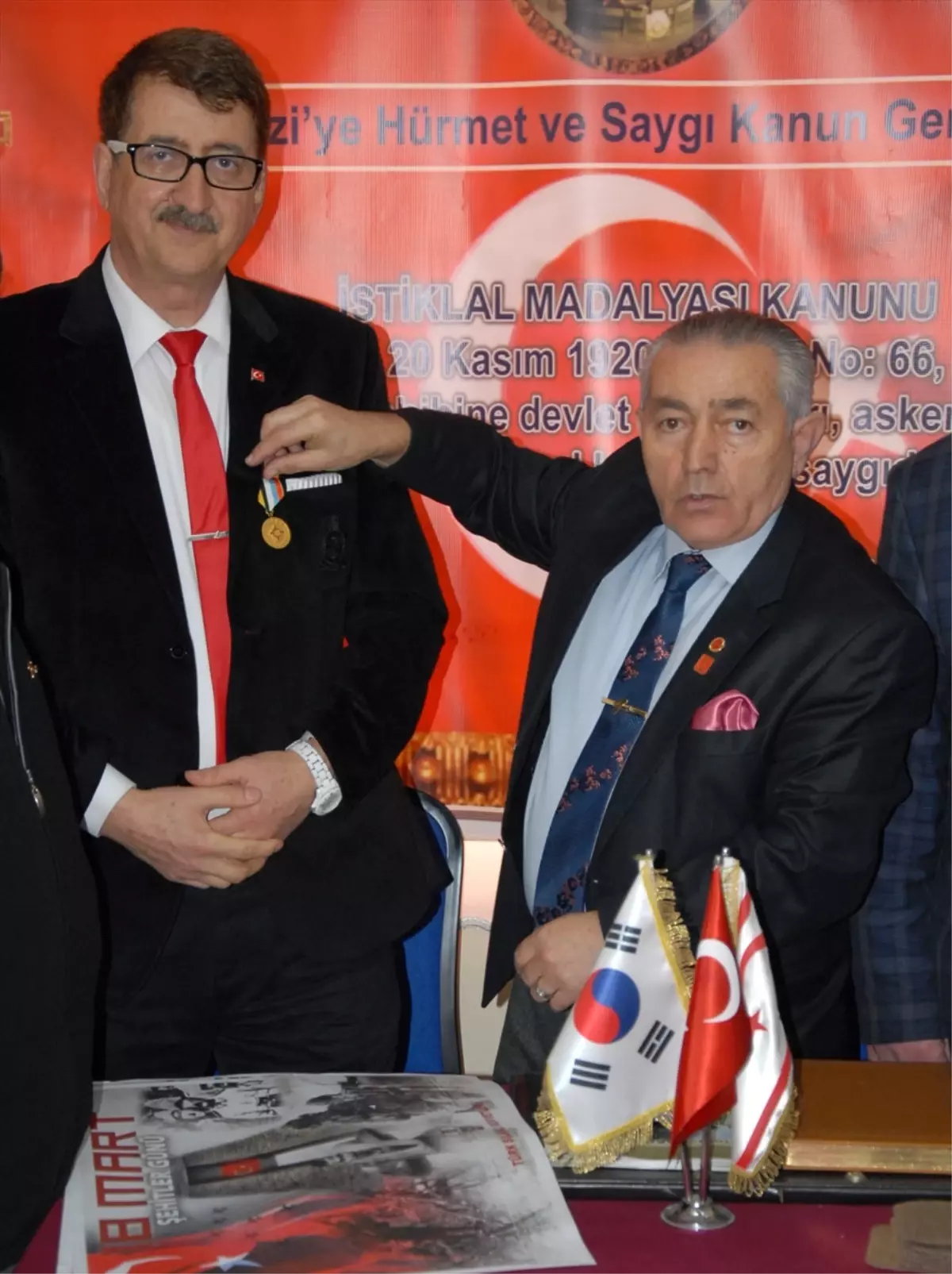 Kore Gazisinin Madalyası Oğluna Takıldı