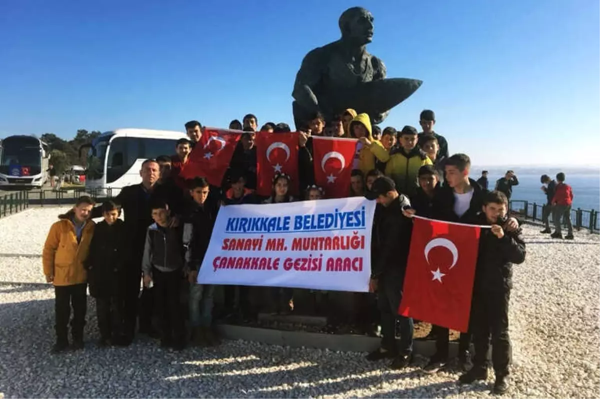 Mahalle Gençleri Tarihe Tanıklık Etti