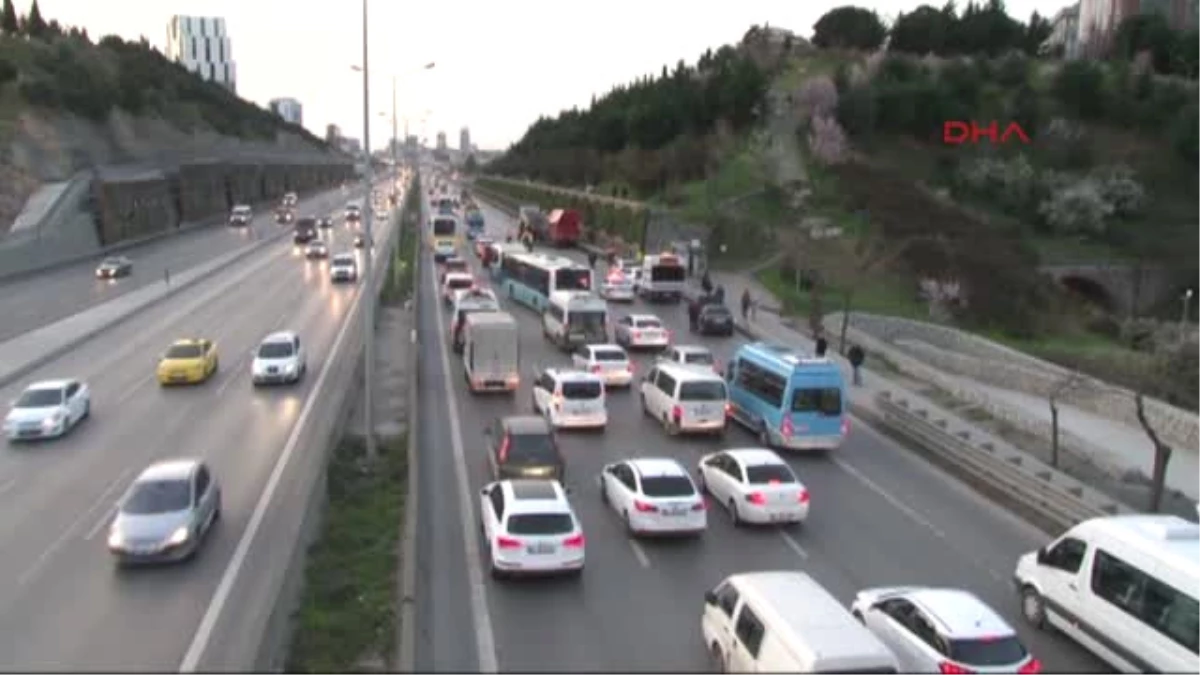 Maltepe\'de Trafik Kazası: 1 Ölü