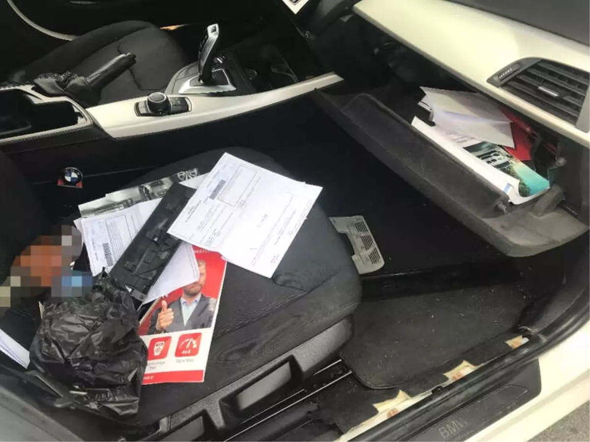 Beyoğlu\'nda "Dur" İhtarına Uymayan Sürücü Lüks Otomobili Polisin Üstüne Sürdü