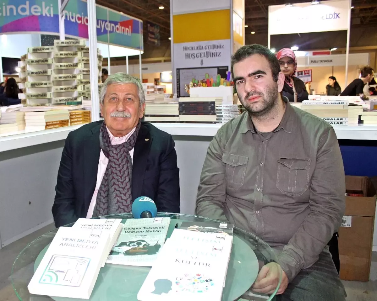 Prof. Dr. Suat Gezgin: "Yeni Medya Dediğimiz Zaman Her Şey Duruyor"