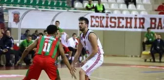 Tahincioğlu Basketbol Süper Ligi: Eskişehir Basket: 66 - Pınar Karşıyaka: 72