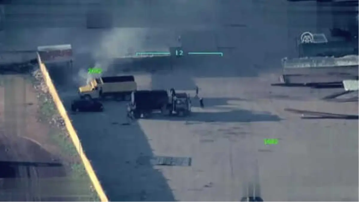 Teröristler Afrin Merkezde Araçları Yakıyor