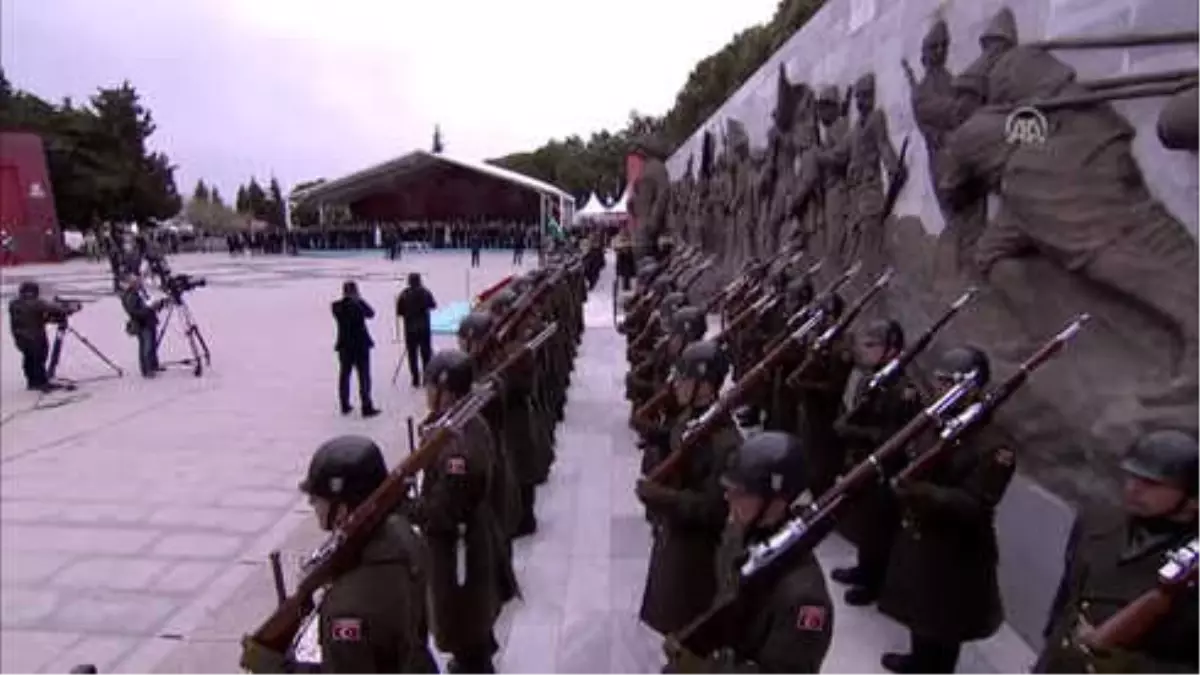 18 Mart Şehitleri Anma Günü ve Çanakkale Deniz Zaferi\'nin 103. Yılı - Şehitler Abidesi (1)