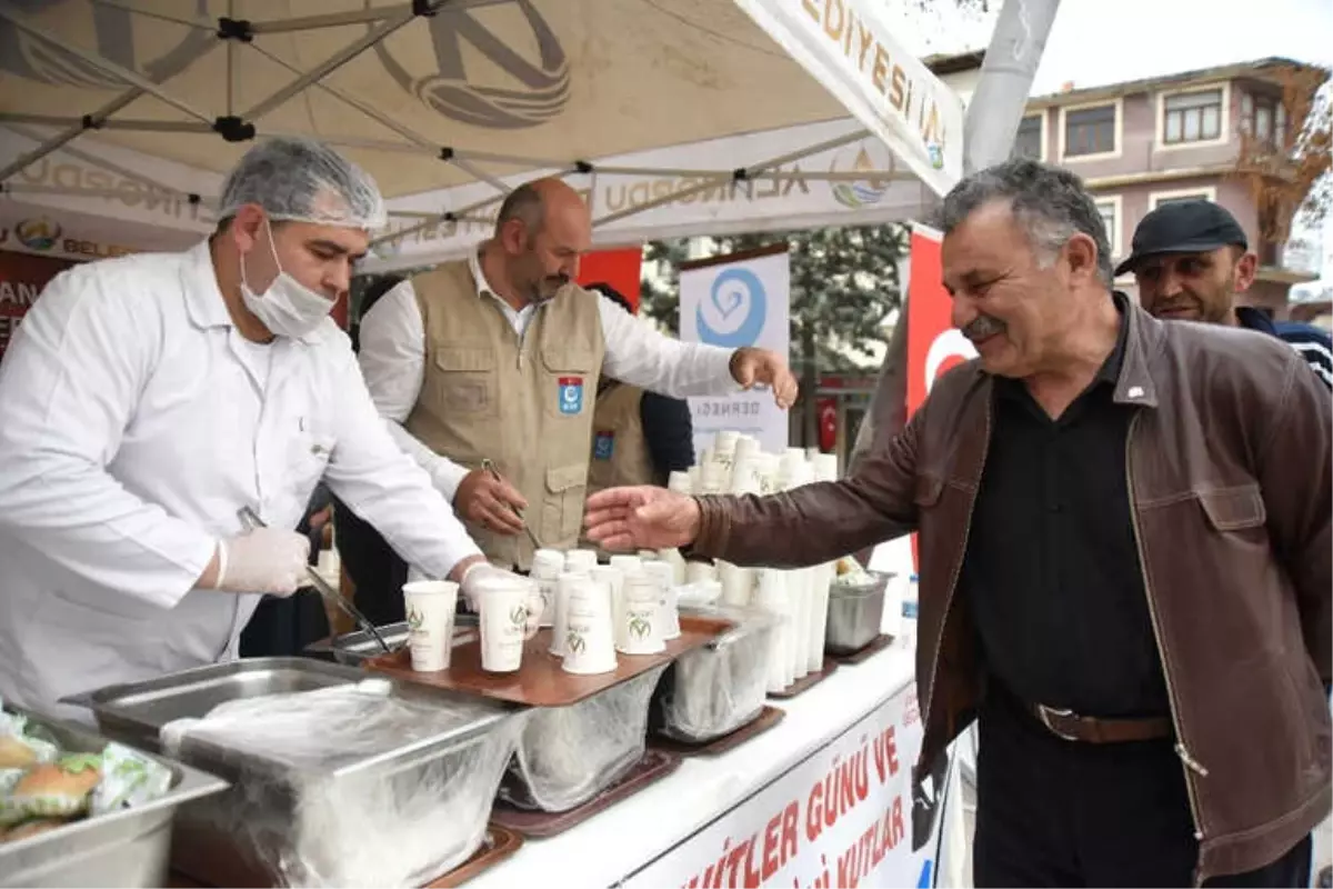 Altınordu Belediyesi\'nden Hoşaf ve Ekmek