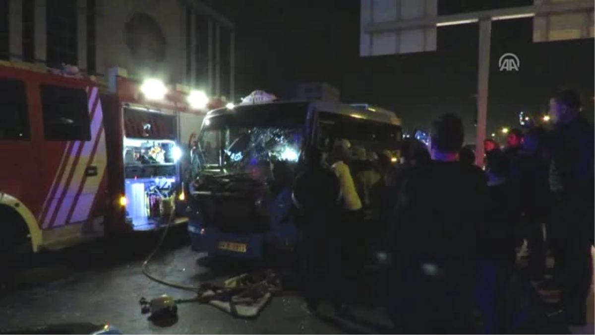 Ataşehir\'de Trafik Kazası: 2 Yaralı - İstanbul