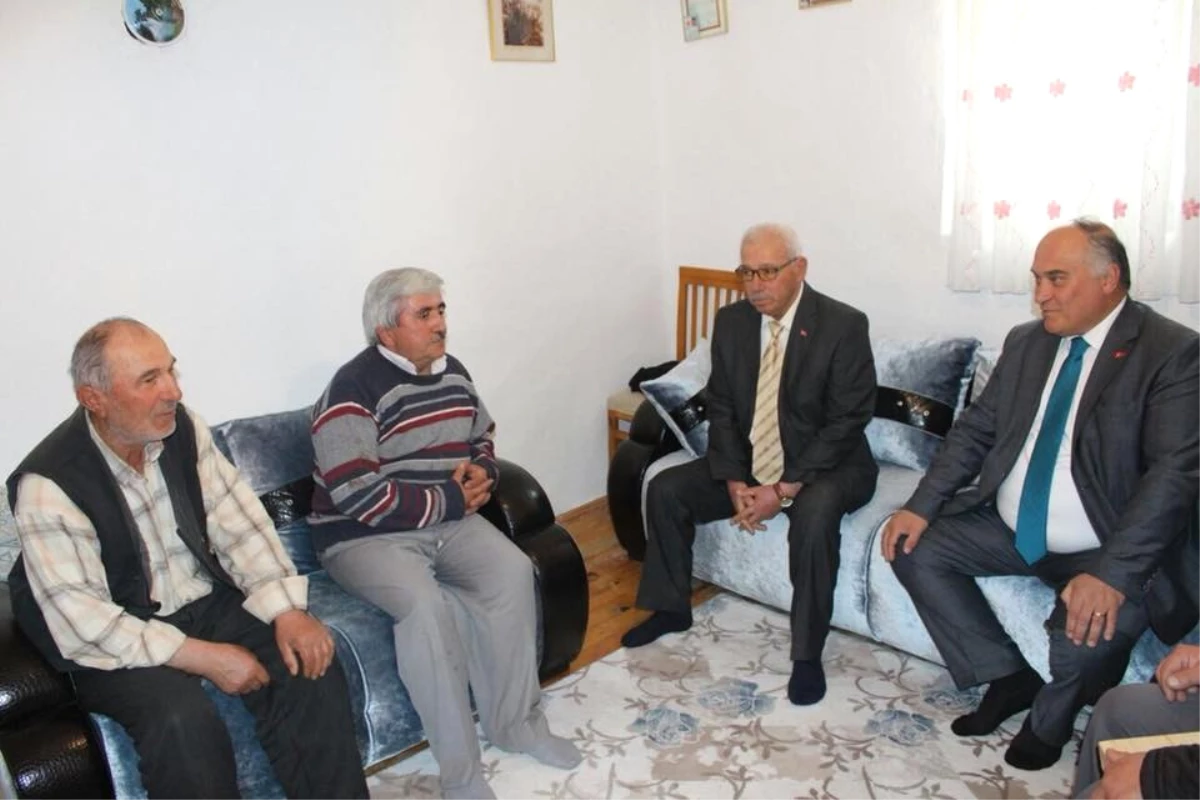 Başkan Şanlı Şehit Ailelerini Ziyaret Etti